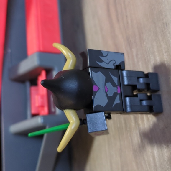 Roblox Series 2 Azurewrath Lord of the Void Minifig - Picture 3 of 4